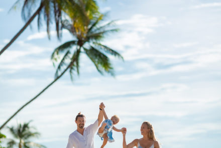 Phuket family photographer: decorate home with bright family pics